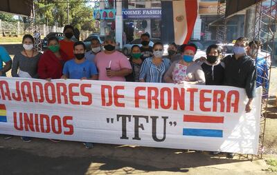 Los trabajadores informales piden implementar la “frontera inteligente” con Argentina.