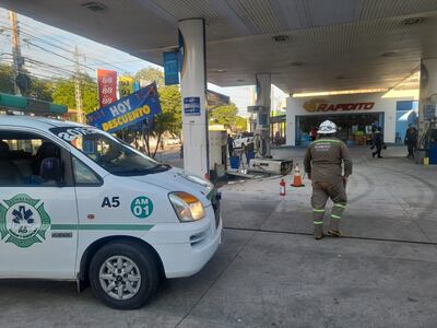 El incendio en la estación de servicio se inició alrededor de las 07:00.