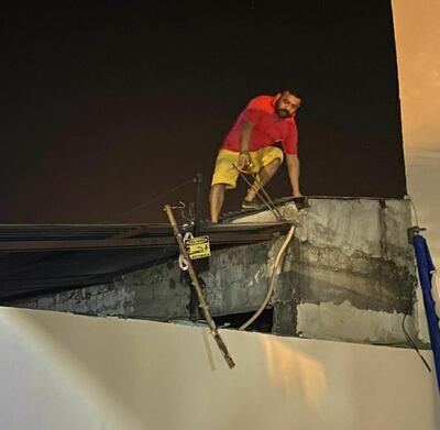 Óscar Omar Genez Bogado subió hasta el techo de su vecino y terminó detenido.