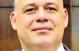 Abel González, senador del PLRA, autor del proyecto que prohíbe la venta de pirotecnia a los niños, niñas y adolescentes.