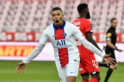 Kylian Mbappé anotó dos goles en la victoria del PSG