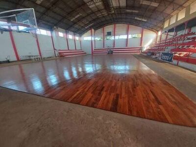 El Gimnasio "Dr. Evemero Villalba" de la Federación Concepcionera de Básquetbol con su nueva cara.