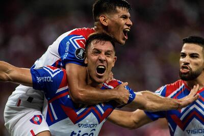 El delantero argentino de Cerro Porteño, Diego Churin, celebra después de anotar contra Fortaleza durante el partido de ida de la tercera ronda de la Copa Libertadores entre Fortaleza de Brasil y Cerro Porteño de Paraguay, en el estadio Arena Castelao, en Fortaleza, Brasil, el 9 de marzo de 2023.