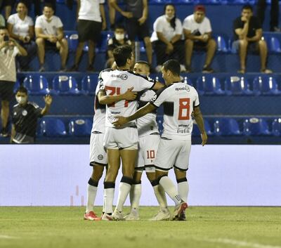 Olimpa goleó en Villa Elisa.