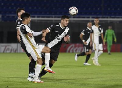 Olimpia enfrenta a Tacuary en el Defensores del Chaco.
