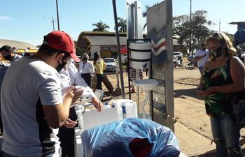 El delivery fronterizo se inició de manera experimental hace dos meses y hoy se oficializa el acuerdo con el Brasil.