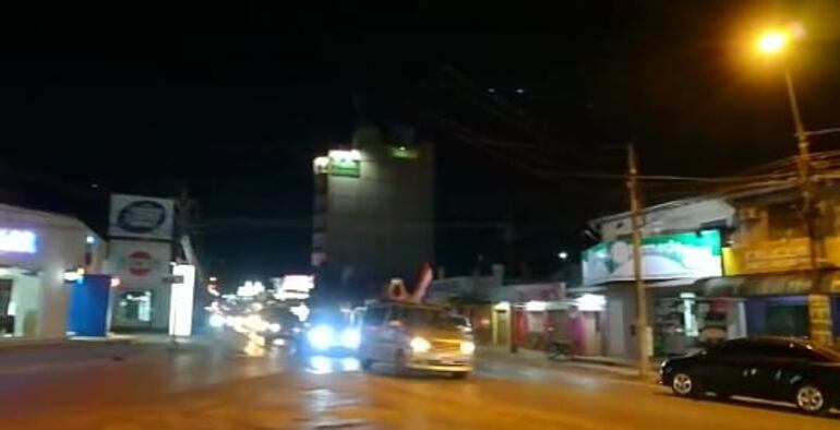 La ciudadanía carapegueña acompañó la caravana de la indignación