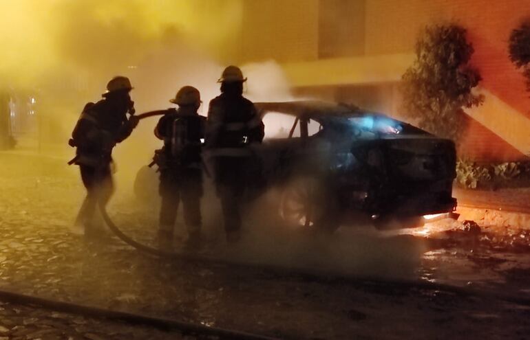 incendio Asunción automóvil