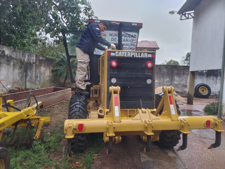 La motoniveladora adquirida en G.930 millones fue atacada por desconocidos.