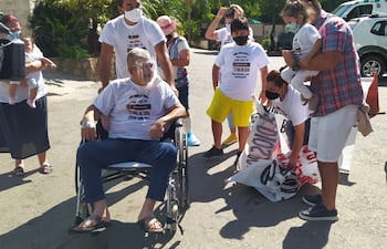 “Muy feliz, después de más de dos meses y 12 días estoy saliendo. Esta fue la lucha más difícil después de la etapa policía”, dijo el comisario Estanislao Cáceres a su salida del Rigoberto Caballero.