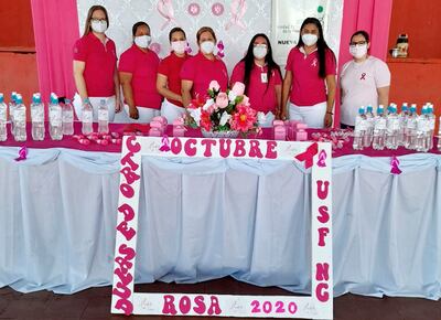 La directora del centro de salud, Lorena Echagüe, junto a las psicólogas del programa desarrollo infantil temprano.
