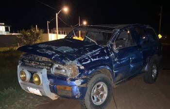 El conductor de la camioneta falleció camino al hospital.