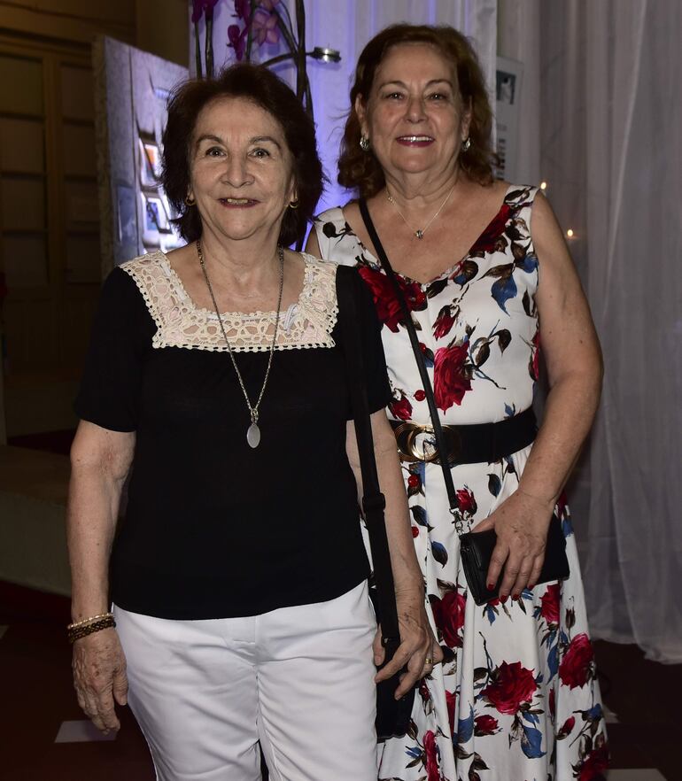 Estela Flores y Eva Quevedo.
