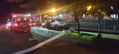 El accidente fatal fue con doble choque, primero contra una columna y después contra un árbol.