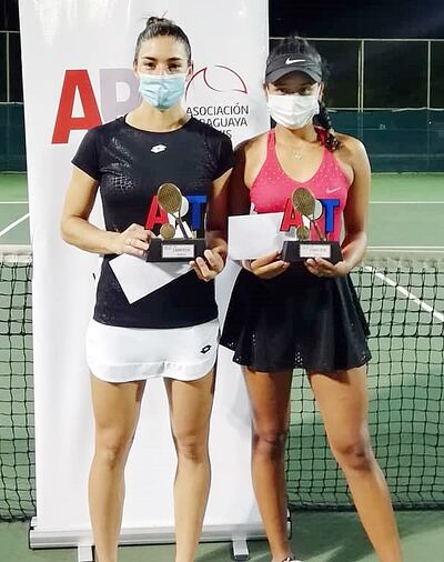 Montserrat González (i) y Leyla Brítez, campeona y finalista, respectivamente.