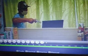 El detenido Adelio Almada Escurra sería el motochorro que asaltó una farmacia la semana pasada en CDE.