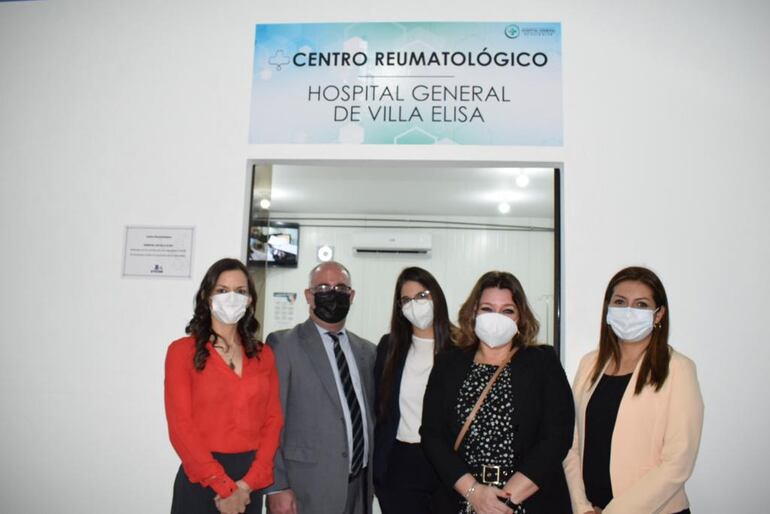 Autoridades del MSP y Bs y del hospital general de Villa Elisa habilitan un centro reumatológico 