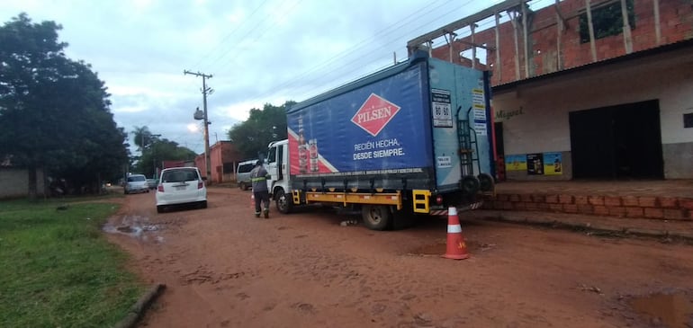 Un camión repartidor de bebidas fue asaltado en Capiatá.