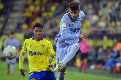 Santiago Arzamendia (i) jugó 14 partidos con el Cádiz, en la pasada temporada.