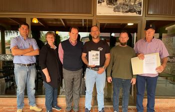 Varios frentistas están en desacuerdo con abonar el costo del empedrado en las calles internas de Loma Plata y muchos manifestaron que fueron emplazados a pagar altas sumas a 30 días de plazo.