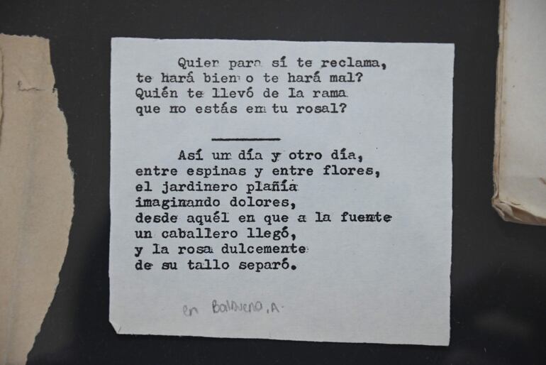 Cartas, notas manuscritas y varios textos a máquina conforman el "tesoro" que albergó Celina Brittez.