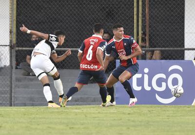 Olimpia venció por 2-0 al rival de siempre por la quinta fecha.