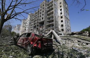 Un edificio residencial atacado con bombas en Odesa, Ucrania. (EFE)