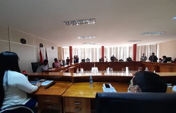 Los concejales en la primera sesión de la Junta Municipal de Hernandarias.