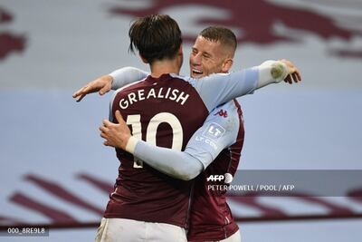 Aston Villa humilló al Liverpool.