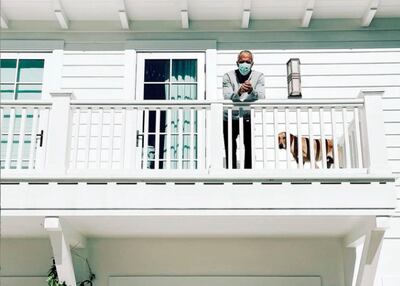 El exnúmero uno mundial seguirá aislado con su perro Apolo.