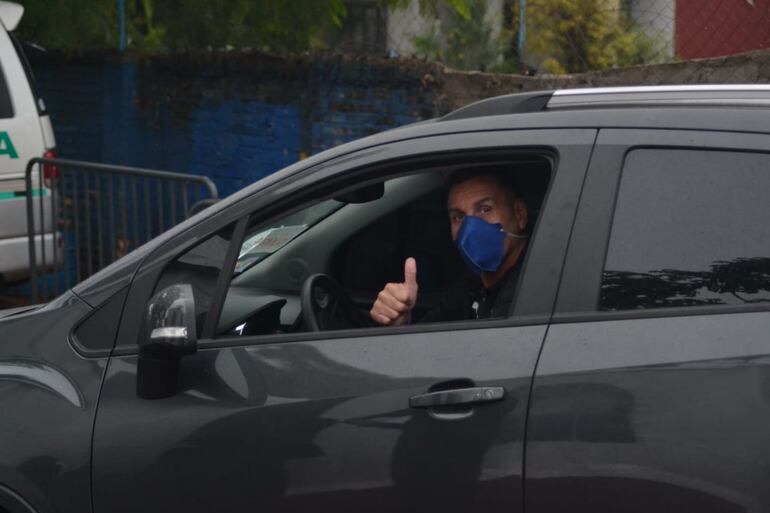 Luis Islas, entrenador de Sol de América, durante el testeo en el Luis Alfonso Giagni.