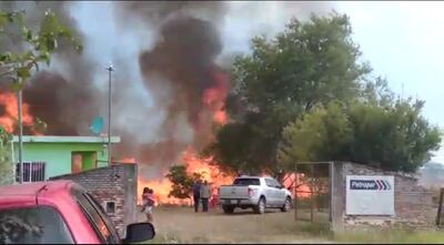 Controlan incendio en reserva forestal de Petropar en Itapúa