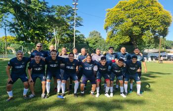 Componentes del plantel Real Loros 93, campeón de Torneo e ExAlumnos de la Escuela Nacional de Comercio N° 2.
