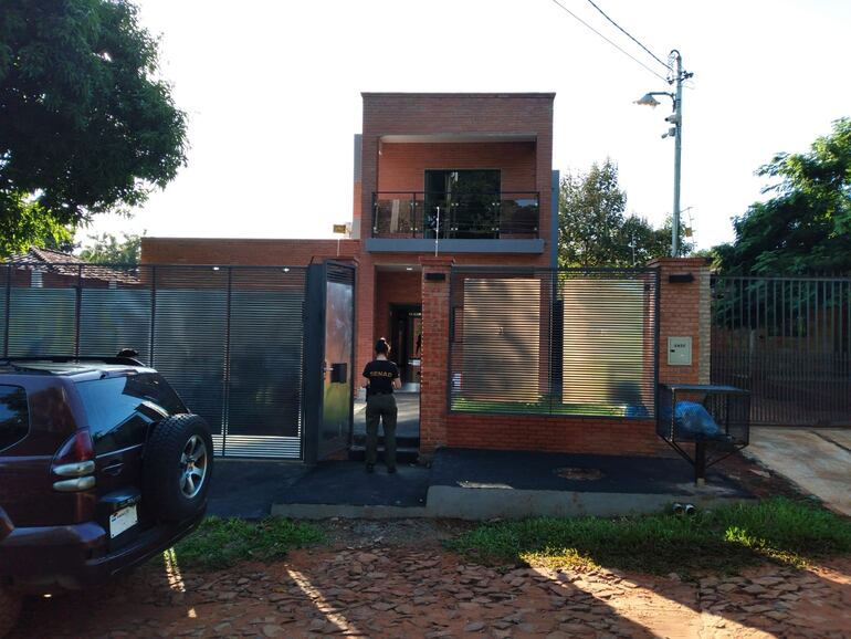 Vivienda allanada del piloto Pedro González, en el operativo A Ultranza.