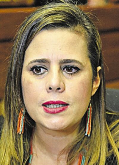 Kattya González (PEN), autora del proyecto de ley que luego retiró y fue tomado por senadores.
