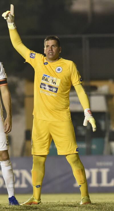 Mauro Rubén Cardozo (38 años), arquero del 12 de Octubre.