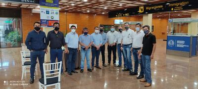 Los intendentes que integran la Asociación de Municipalidades del Alto Paraná.