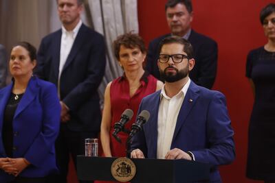 el presidente de Chile, Gabriel Boric, habla durante una ceremonia de nombramiento de nuevos miembros de su gabinete, hoy, en el palacio de La Moneda, en Santiago (Chile).