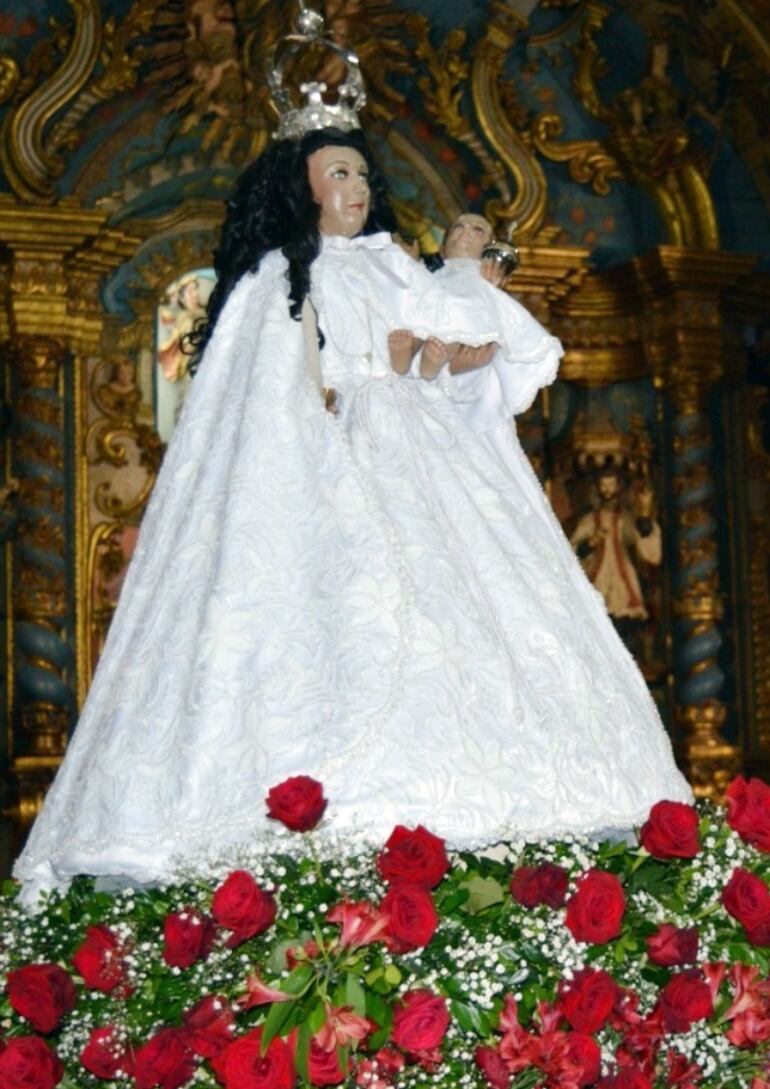 Imagen de la Virgen de la Candelaria, patrona de la feligresía de Capiatá. Hoy está de fiesta.