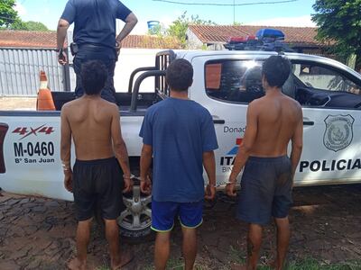 Los tres jóvenes detenidos fueron puestos a disposición del Ministerio Público.