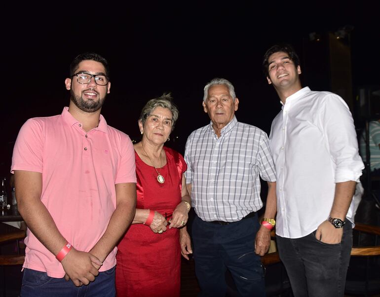 Antonio Oddone, Teresa Valdez, Anastasio Portillo y Eduardo Oddone.