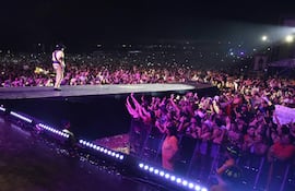 Cumbia Fest reunió a varios artistas que atrajeron a un gran público.