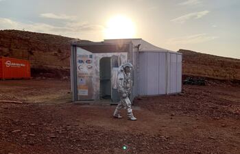 Seis astronautas, incluido un español, pasaron tres semanas aislados en una base marciana recreada en un cráter en medio del desierto del Néguev, en el sur de Israel, donde llevaron a cabo todo tipo de experimentos como parte de un programa para optimizar los preparativos para un eventual viaje a Marte.