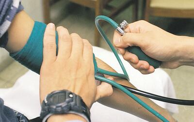 Según los registros de Salud Pública, la hipertensión arterial es una de las patologías de base que empeoran los cuadros de covid-19 y desarrolla complicaciones graves en el paciente.