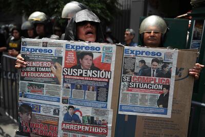 La presidenta del Poder Judicial de Perú, Elvia Barrios, pidió este domingo al presidente del país, Pedro Castillo, que convoque con “carácter urgente” a todos los poderes del Estado, para poner solución “a la grave crisis actual”.