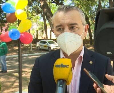 El viceministro de Asuntos Políticos del Ministerio del Interior, Daniel Centurión (ANR, Añetete), refirió que plantearán la modificación de la fecha de las elecciones internas en ANR para que Mario Abdo Benítez pueda pugnar al Ejecutivo colorado.