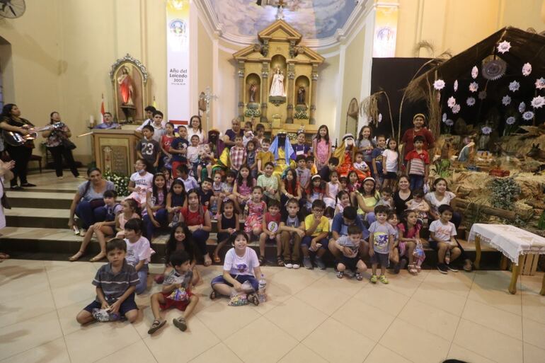 Durante la semana, Melchor, Gaspar y Baltasar recorrieron 25 asentamientos y varias capillas llevando también regalos para los más pequeños.