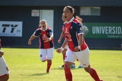 Amada Peralta anotó el gol azulrana en el partido y malogró el penal en la definición.