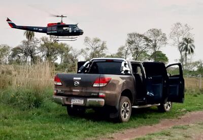 Camioneta abandonada del caudillo liberal concepcionero Óscar Denis (74), quien fue gobernador de su departamento y ocupó altos cargos políticos, incluida la Vicepresidencia de la República. Se sometió a una cirugía del corazón en enero y se encuentra bajo dieta y medicación. El chofer que lo acompañaba tiene 21 años.
