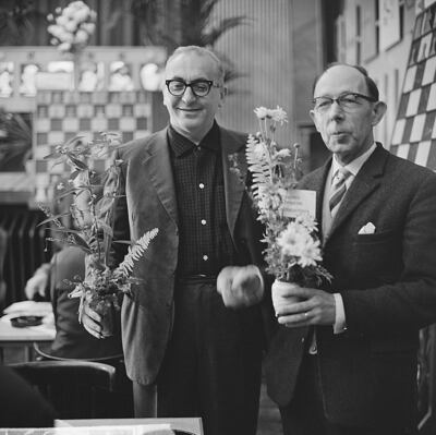Herman Pilnik recibe su premio en Hoogovens 1963 (Eric Koch Anefo, archivos Nacionales de Holanda).
